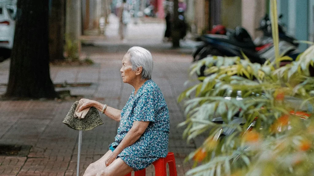 ปี 2026 ไทยกำลังเข้าสู่สังคมสูงวัยเต็มรูปแบบ คาดว่าผู้สูงอายุจะเพิ่มเป็น 28.55% ของประชากรภายในปี 2035